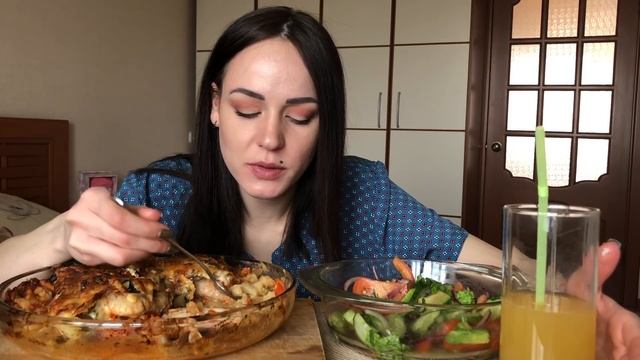 MUKBANG Рецепт | Запеченные крылья, салат с авокадо | Baked wings, avocado salad не ASMR смотреть онлайн