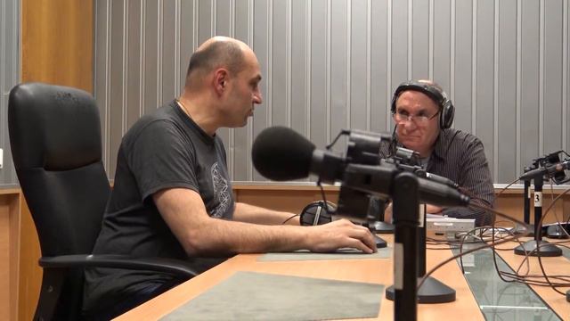 Клип от предаването Един мъж, един микрофон с проф д р Александър Илиев смотреть онлайн