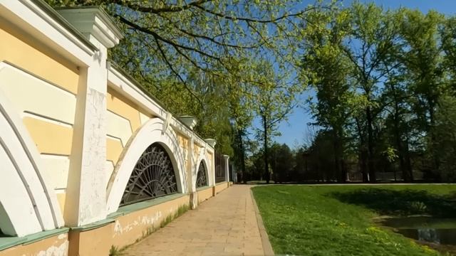 Могильщик заметил странность у покойницы, накрытой платком… А приподняв его, едва не лишился чувств смотреть онлайн