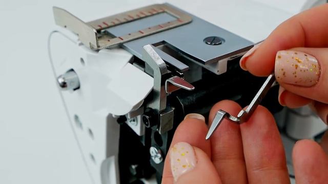 Оверлок COMFORT | Трехниточная оверлочная строчка и замена игл смотреть онлайн