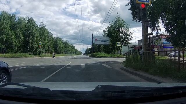 "Заруба" Хонда Аккорд vs Мицубиси Каризма 1.6 АКПП городской режим смотреть онлайн