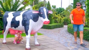 Настя и папа играют в прятки в необычных местах