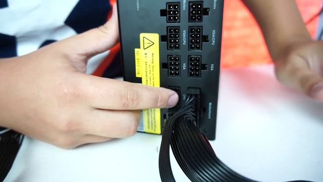 Cómo Instalar o Cambiar una fuente de poder смотреть онлайн