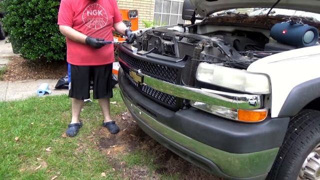 2001 Silverado 2500HD 6.0 Grill/Emblem Replacement смотреть онлайн