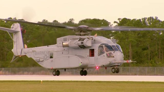 Первый полет транспортного вертолета Sikorsky CH-63K