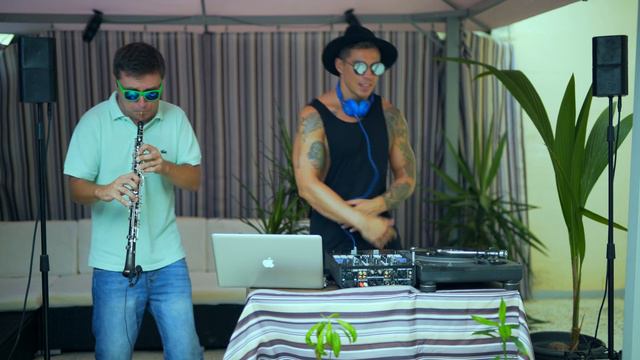 Wild Thoughts (DJ Khaled, Rihanna, Bryson Tiller) - DJ Gustavito & oboe | ( Cover DJ MIX ) смотреть онлайн