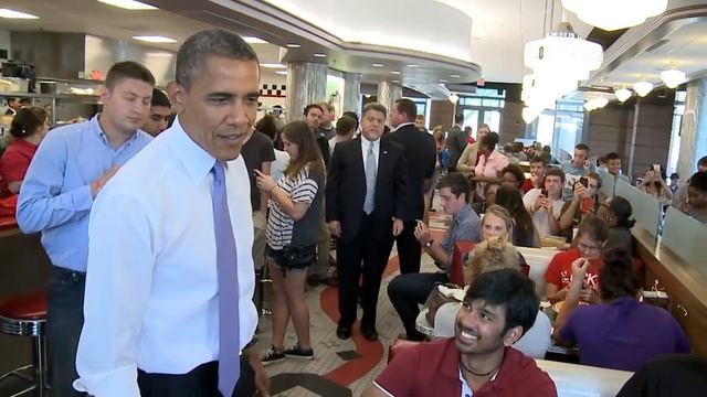 President Barack Obama Makes Surprise Visit смотреть онлайн