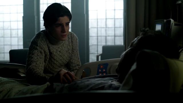 ГОТЭМ s3e22 Разговор с Альфредом в больнице смотреть онлайн
