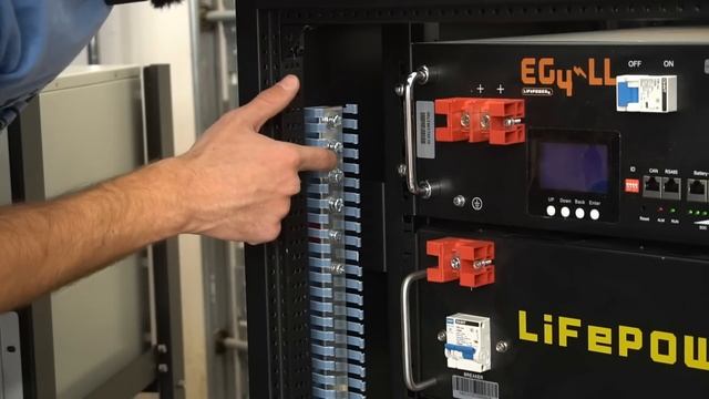 LiFePO4 Server Rack Showdown! SOK Versus Signature Solar смотреть онлайн