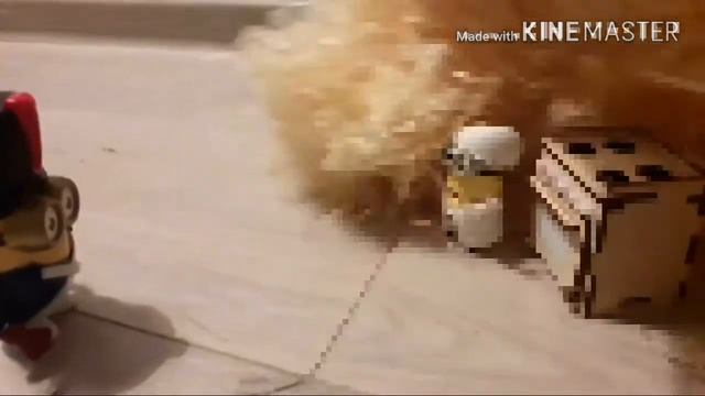 Играем в Киндер.Три поросенка.сказка.мультик.лего игра. смотреть онлайн