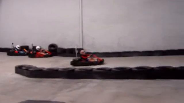 Lando Indoor Kart Racing Cornering - MOV08073.MPG смотреть онлайн