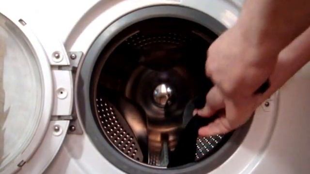 Шумит стиральная машина, при отжиме, при стирке. Почему гудит стиральная машинка при отжиме смотреть онлайн