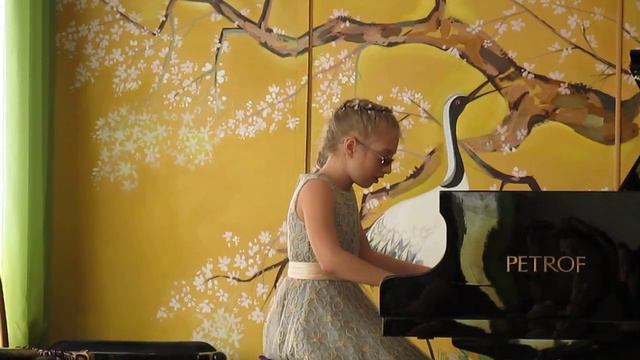 Шершнева Анастасия, 11 лет: И.С. Бах Инвенция ; В.А. Моцарт Соната Для "Сириуса" смотреть онлайн