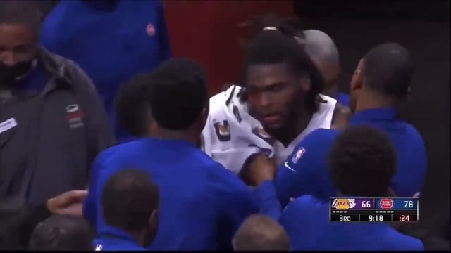 LEBRON JAMES & ISIAH STEWART FULL FIGHT (BLOOD & EJECTIONS) смотреть онлайн