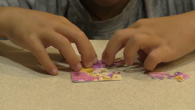 Princess Drink & Play бутылочка сока с капсулой kinder пазл Barbie и магнит Белоснежка Snow White смотреть онлайн