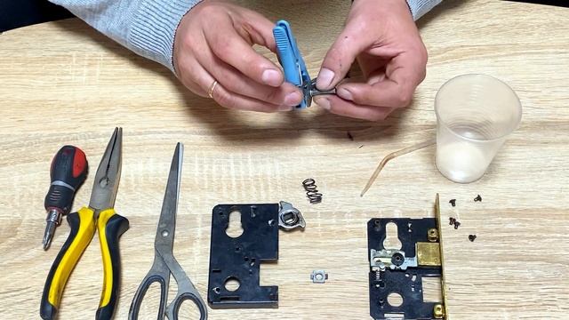 Ремонт защёлки на межкомнатной двери смотреть онлайн