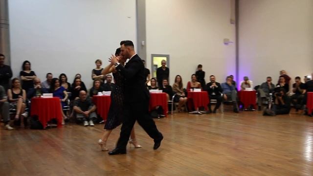 Dennys Fernandez e Matilde Beccaria Must milonga - Francisco Canaro - 4/4 смотреть онлайн