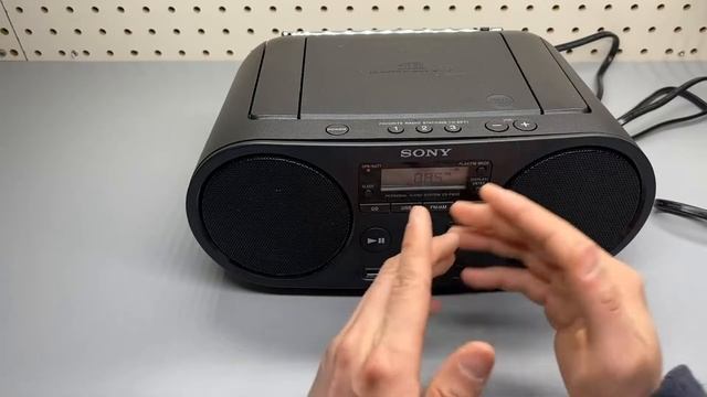 Portable Sony CD Player Boombox Digital Tuner AM FM Radio Review смотреть онлайн