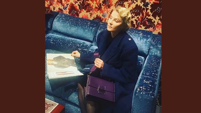 Рената Литвинова в Balenciaga на Фестивале цветов Bosco di Ciliegi смотреть онлайн
