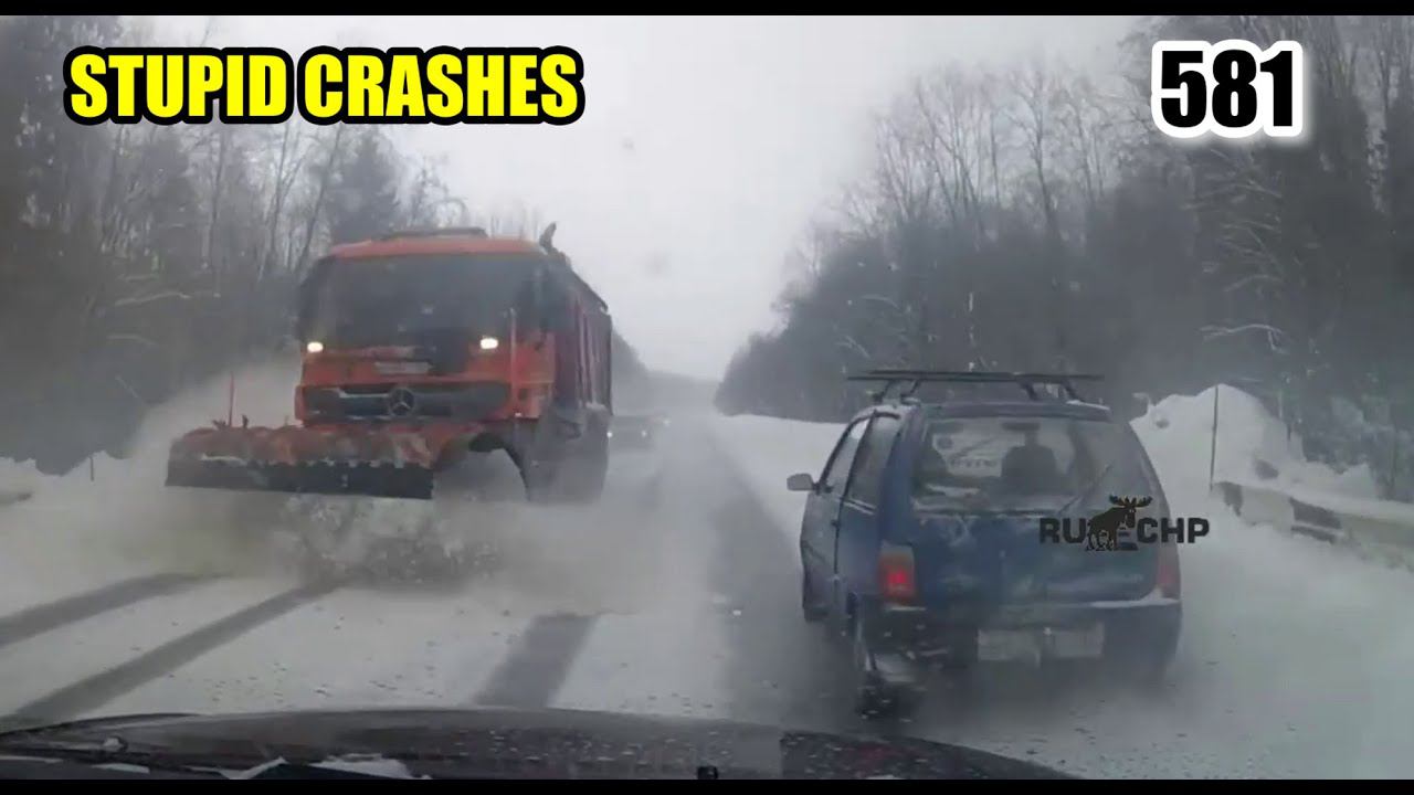 Stupid driving mistakes 581 (March 2021 English subtitles) смотреть онлайн