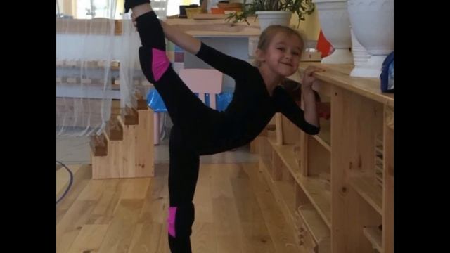 Художественная гимнастика /Один год тренировок по ХГ/ детская гимнастика/ RHYTHMIC GYMNASTICS смотреть онлайн