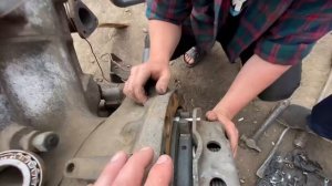 УСТАНОВКА ДВИГАТЕЛЯ ЯМЗ 238 НА Т-150 / РЕМНОТ КИРОВСКОГО КОЛЁСА