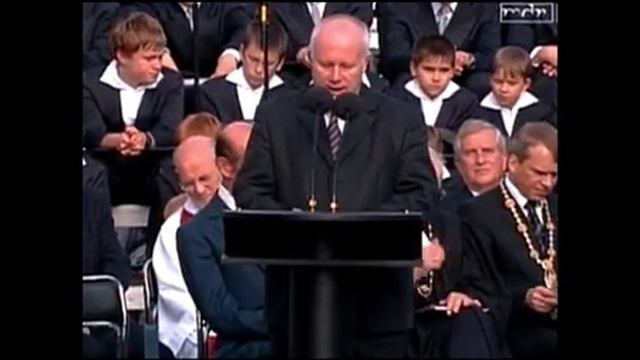 DRESDEN FRAUENKIRCHE  KUPPELEINBAU - 2004