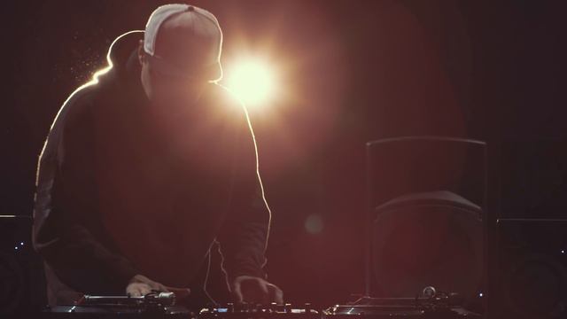 Freestyle scratch by Dj Erik on Pioneer DJM-S9 and PLX 1000 смотреть онлайн