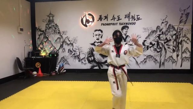 Lisa - Money Taekwondo Ver. [ Phongpisut Taekwondo ] смотреть онлайн