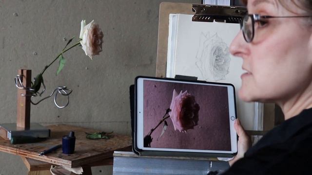 Make Your Drawing Feel More Real than a Photo: Pencil, Charcoal, and Roses смотреть онлайн