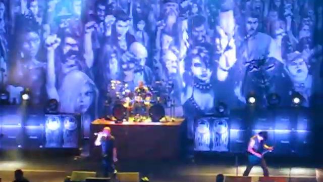 DISTURBED drummer Mike Wengren kicks some serious ass. смотреть онлайн