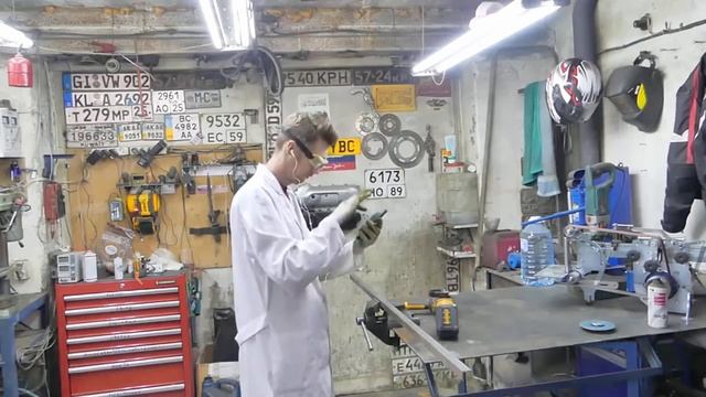 Вставка Говно наушники Доктор Дью смотреть онлайн