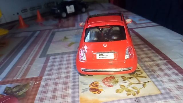 Kinsmart.new Fiat.500.1/28.