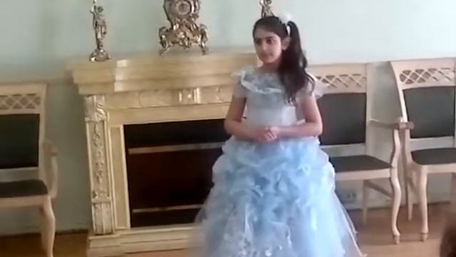 В. Моцарт "Фиалка", П. Чайковский "Мой садик" Поёт Алина Дарбинян смотреть онлайн