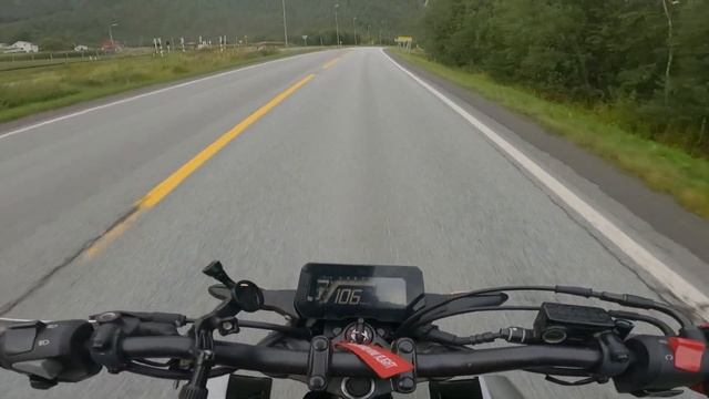 Driving to school on Honda cb125r ? смотреть онлайн