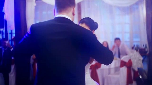 ПЕРВЫЙ ТАНЕЦ:) смотреть онлайн