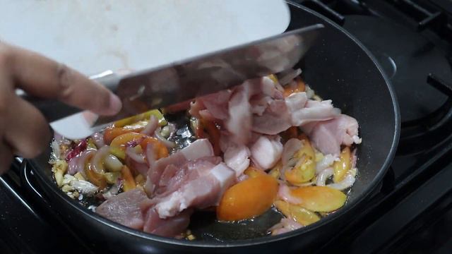 HOW TO COOK FILIPINO BICOL EXPRESS | EXTRA SPICY | QUARANTINE RECIPE смотреть онлайн
