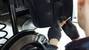 Geely Coolray вид с низу и установка брызговиков!!!