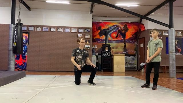 Колесо с опорой на руки партнера - обучение смотреть онлайн