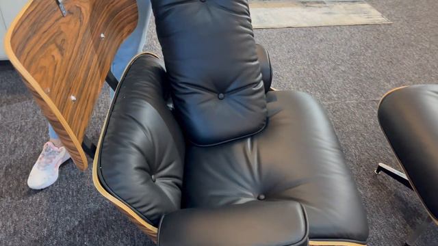 Eames Lounge Chair In-Depth Review | Real Herman Miller Eames Lounge Chair смотреть онлайн
