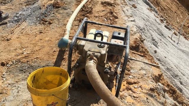 Koshin KTH-S Trash Pump at Construction Site смотреть онлайн