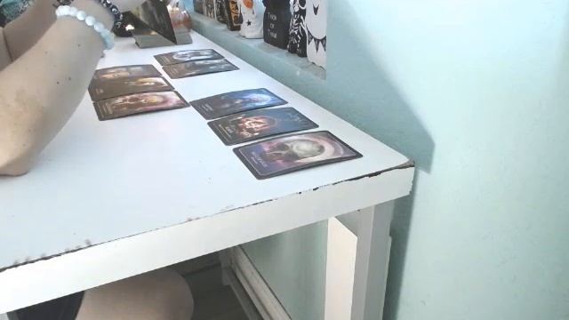 Fun Halloween Oracle Card Reading! смотреть онлайн