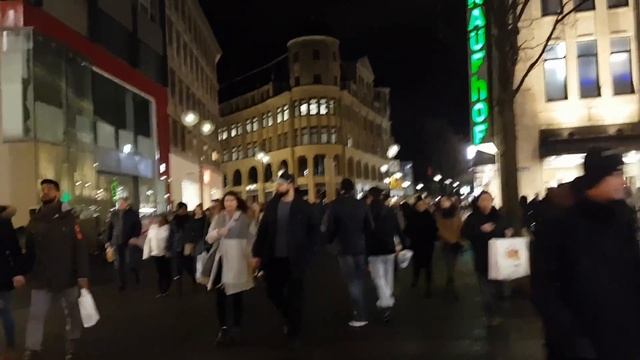 Гуляем по вечернему Кёльну. Германия. смотреть онлайн