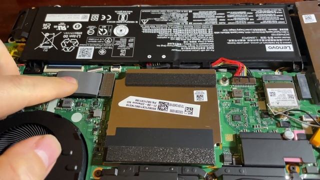 Lenovo IdeaPad Gaming 3 15ACH6 что внутри ноутбука. Как установить HDD смотреть онлайн
