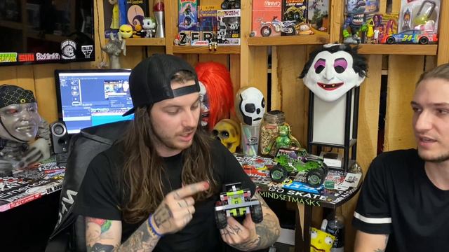 Lego Grave Digger Review! Ft a Special Guest!!! #lego #gravedigger #42118 #monsterjam смотреть онлайн