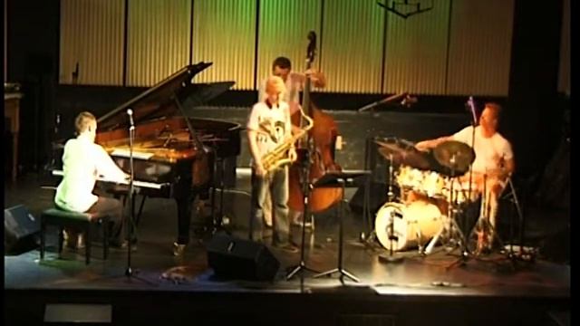 Village Night Walk смотреть онлайн