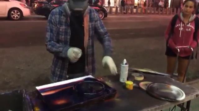 Космический пейзаж,баллончиком на бумаге. смотреть онлайн