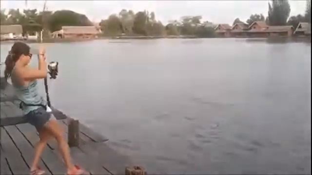 ЖЕНСКАЯ РЫБАЛКА! Суппер ЖЕСТЬ, смотреть ВСЕМ смотреть онлайн