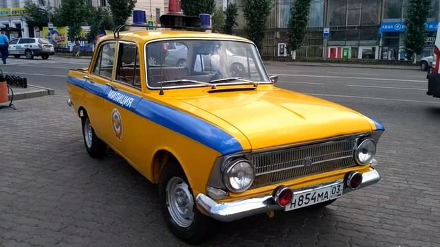 На улицах Улан-Удэ появился милицейский "Москвич-412" смотреть онлайн