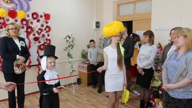 В городе Клинцы открылась II выставка «Кто в куклы не играл, тот счастья не знал»